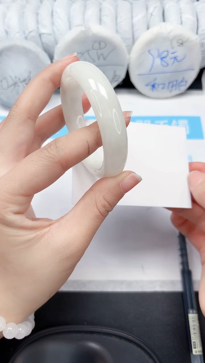 【闪购商品】和田玉手镯未镶嵌89-54.1