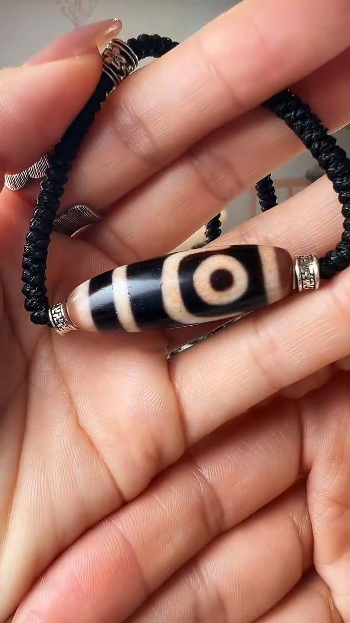 未镶嵌颈饰玛瑙/玉髓独**翔二眼