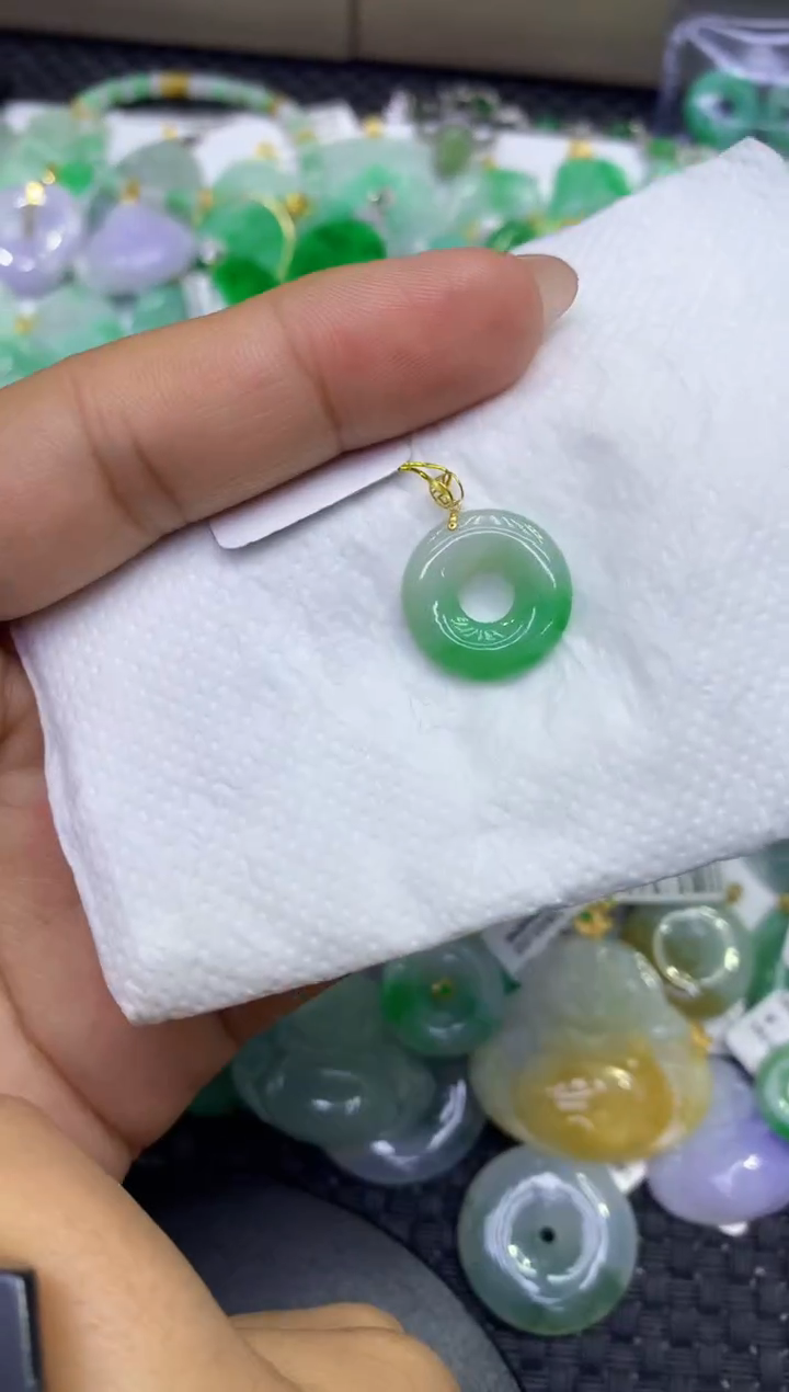 颈饰18K金镶嵌翡翠天然缅甸A货翡翠