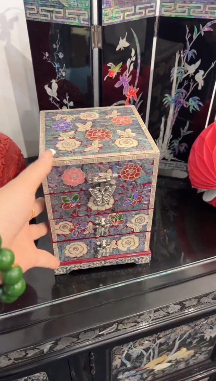 【闪购商品】红底白边弘贝雅螺钿漆器文化馆