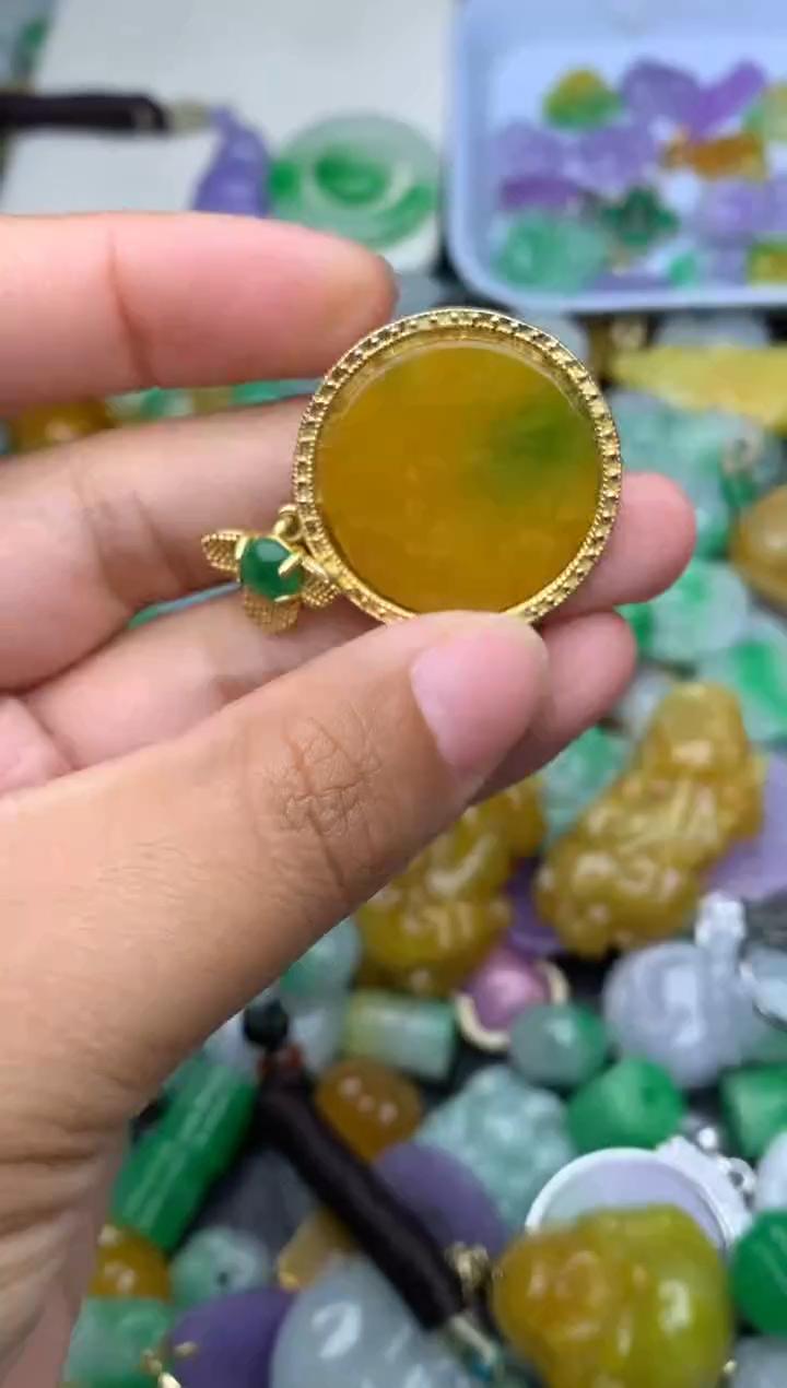颈饰未镶嵌翡翠天然缅甸翡翠吊坠