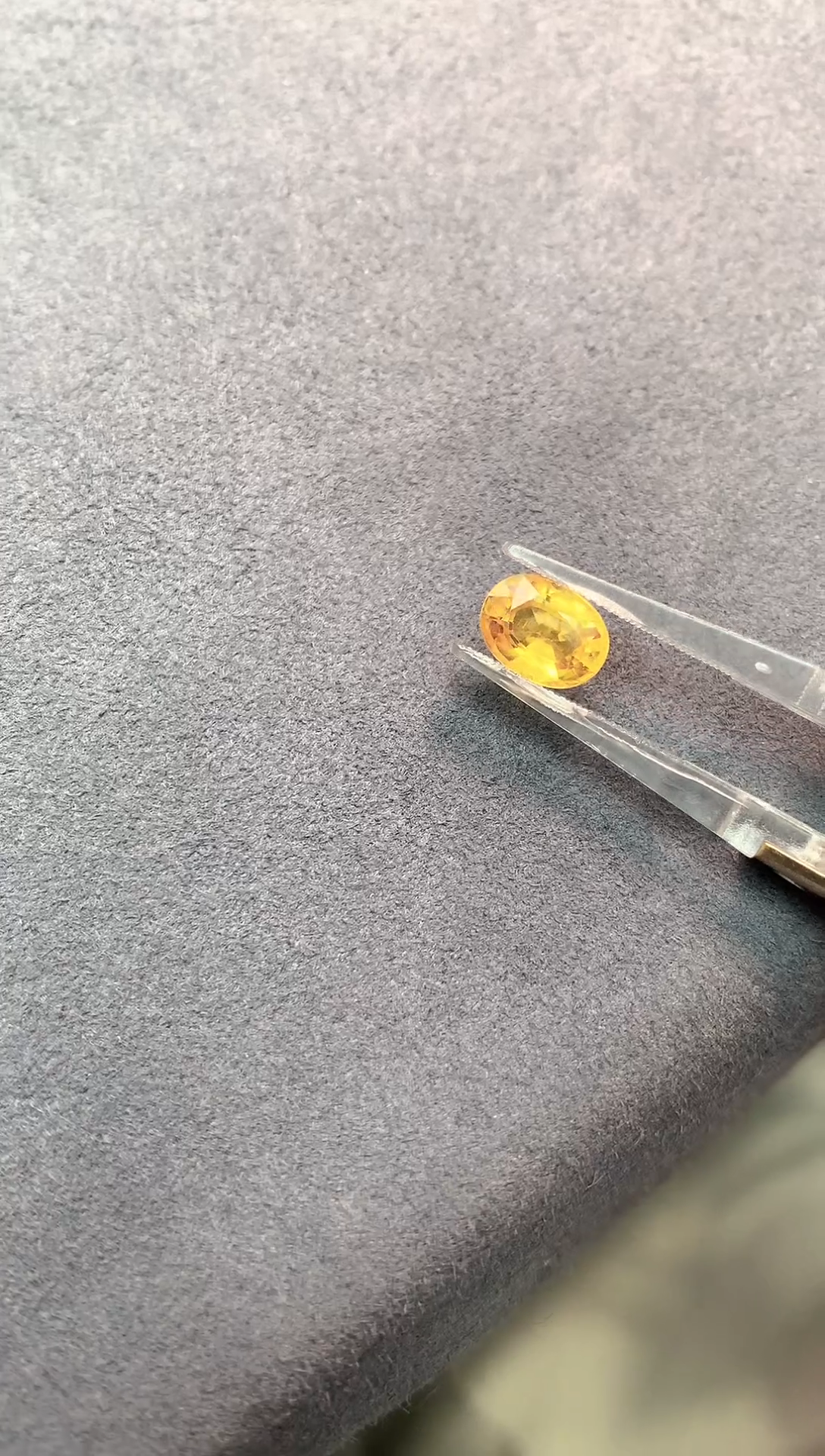 【闪购商品】蓝宝石裸石未镶嵌2.65克拉金丝雀