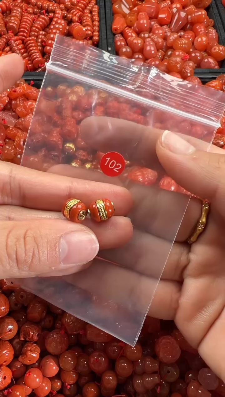 【闪购商品】南红玛瑙颈饰未镶嵌1