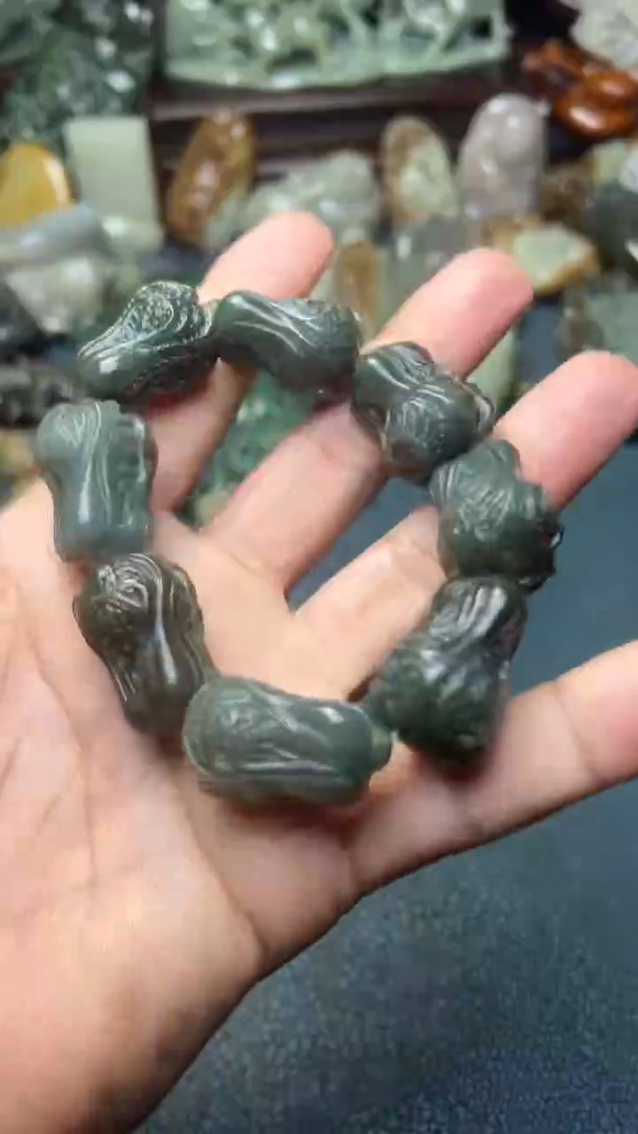 未镶嵌和田玉把件-