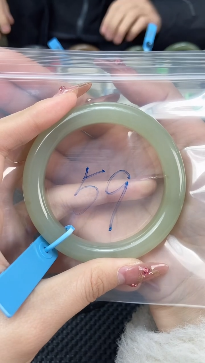 【闪购商品】和田玉手镯未镶嵌和田玉手镯