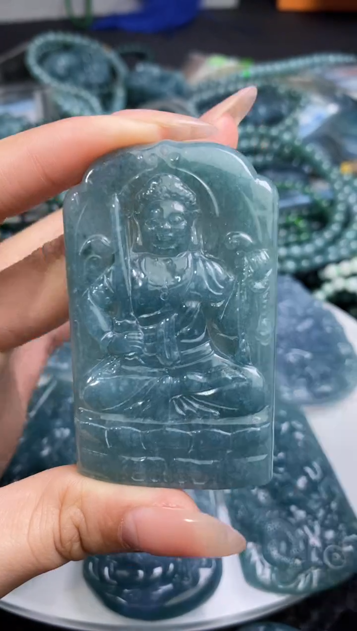 【闪购商品】翡翠颈饰未镶嵌             