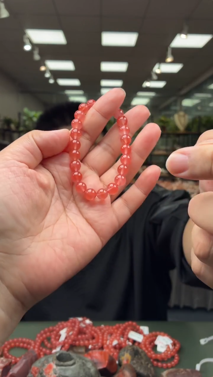 未镶嵌手串南红玛瑙单圈手串一条约8mm多样性发货