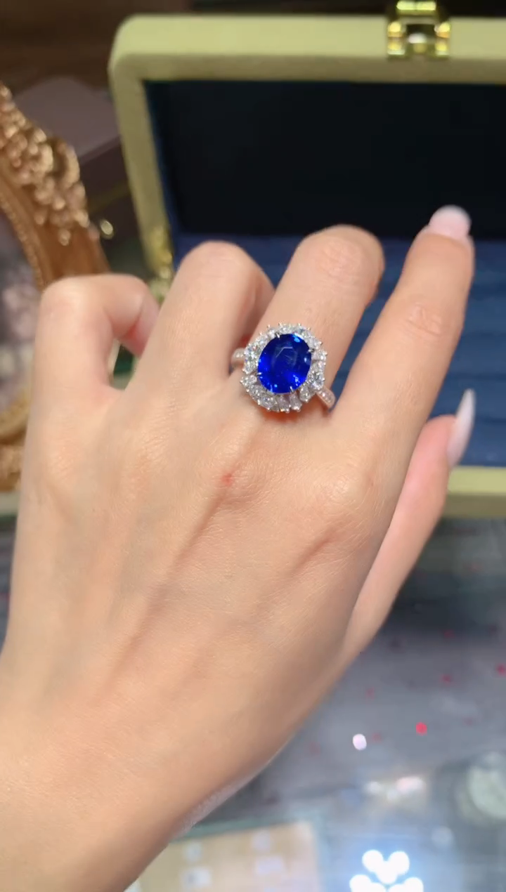 【闪购商品】蓝宝石戒指18K金镶嵌4.0CT