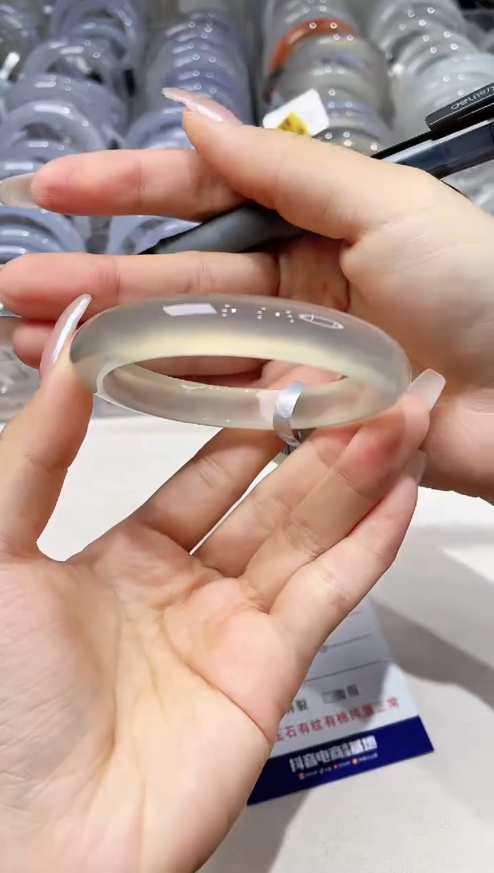 玛瑙/玉髓手镯未镶嵌238