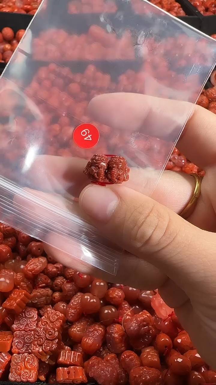 颈饰未镶嵌南红玛瑙1