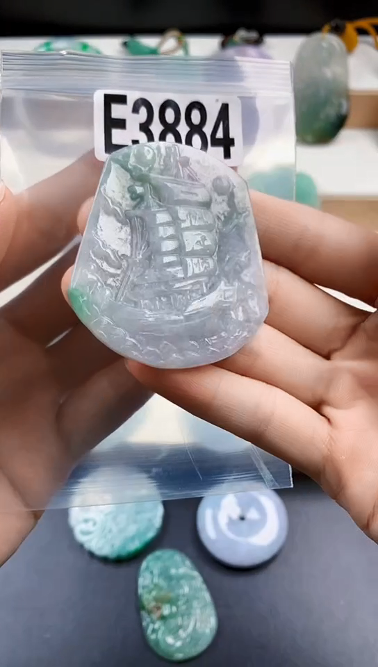 颈饰未镶嵌翡翠天然翡翠吊坠挂件