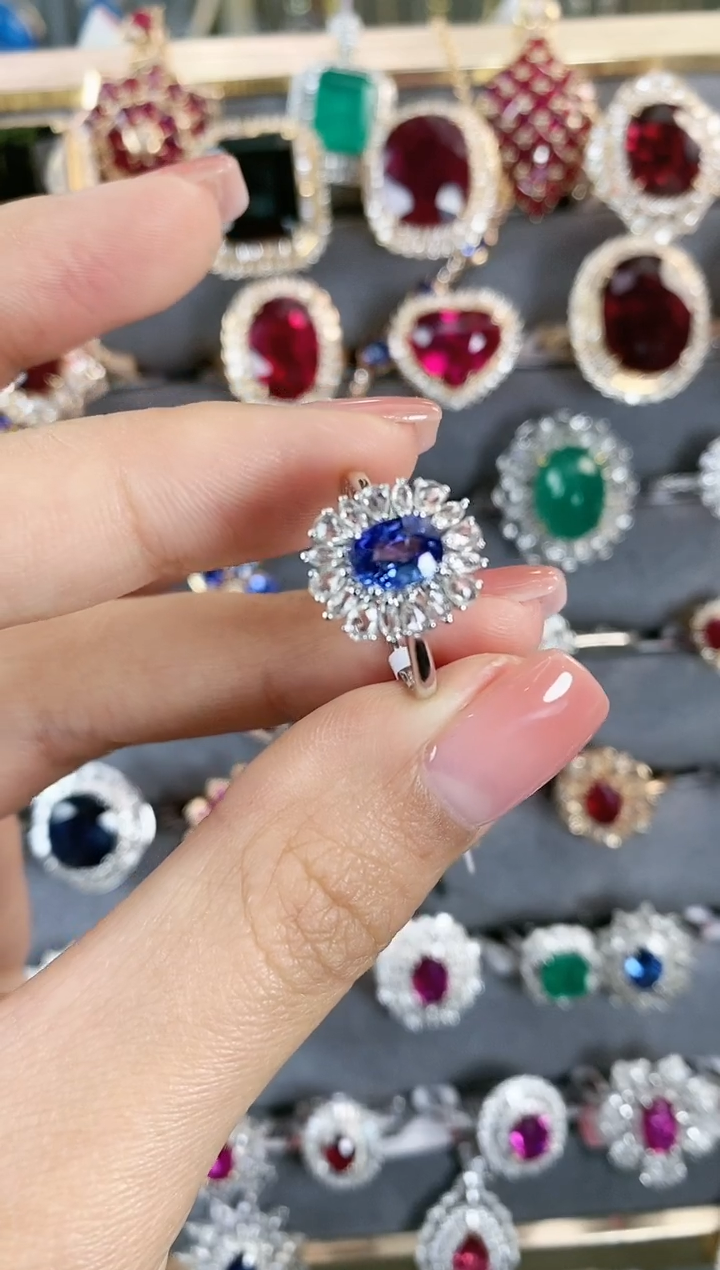 【闪购商品】蓝宝石戒指18K金镶嵌一个