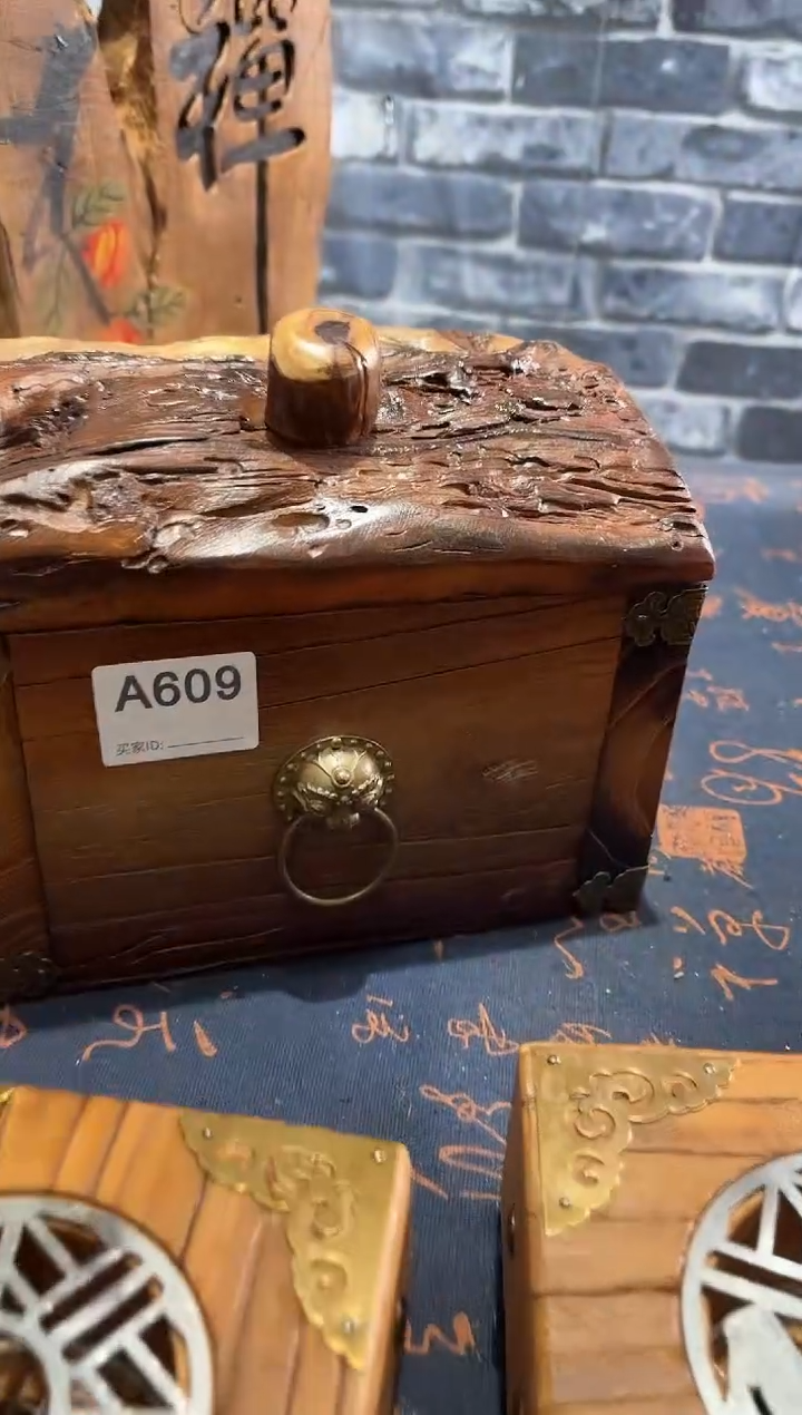 心*?风化老门板丙烯画