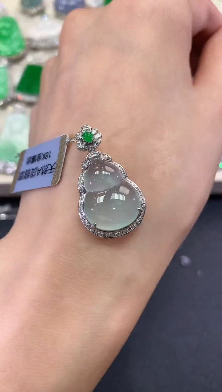 【闪购商品】翡翠吊坠(不含链)18K金镶嵌q23