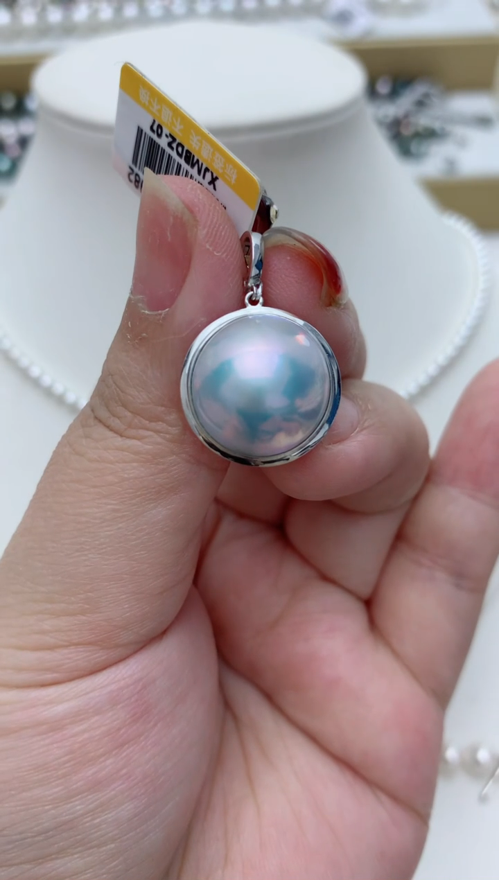 【闪购商品】拼合珍珠（马贝珠）颈饰18K金镶嵌q31