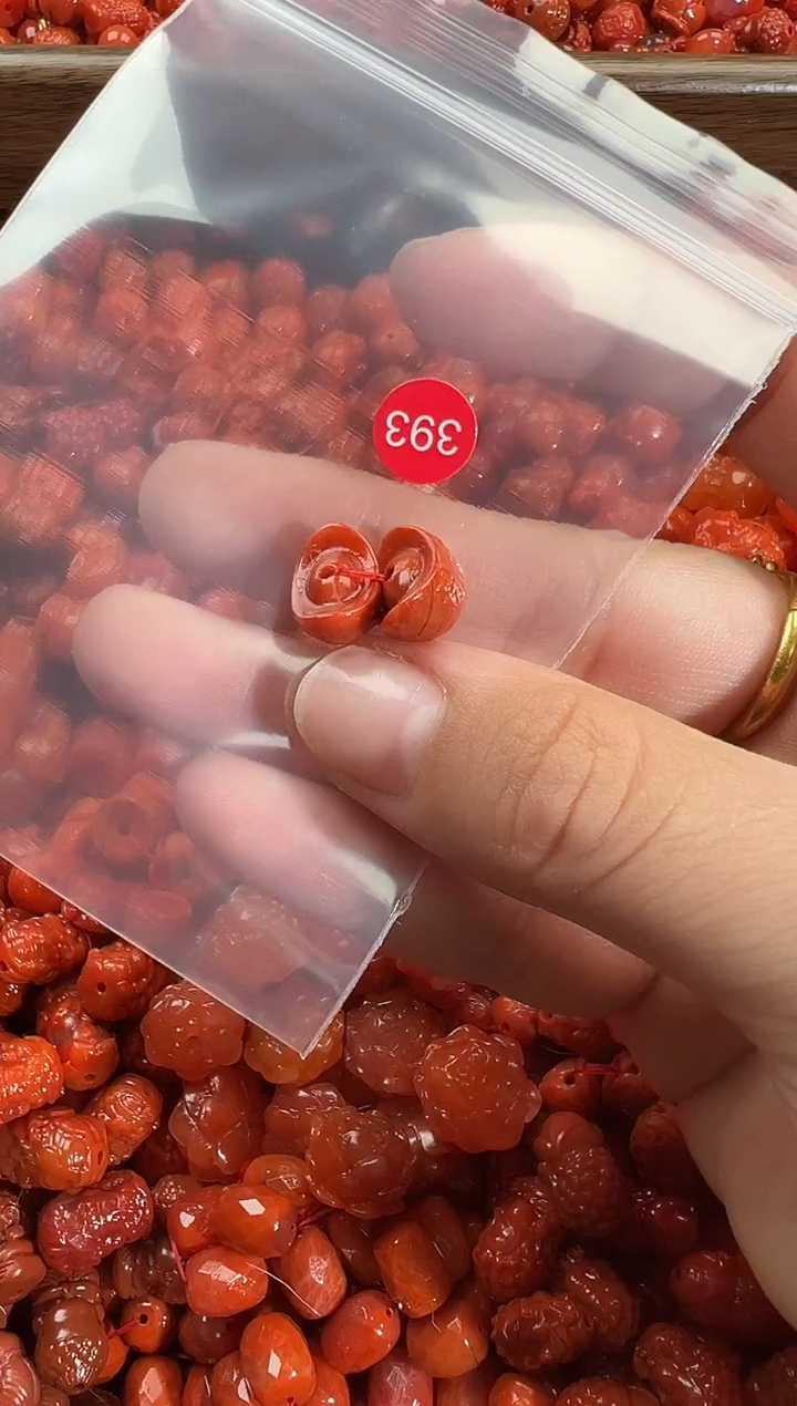 颈饰未镶嵌南红玛瑙1