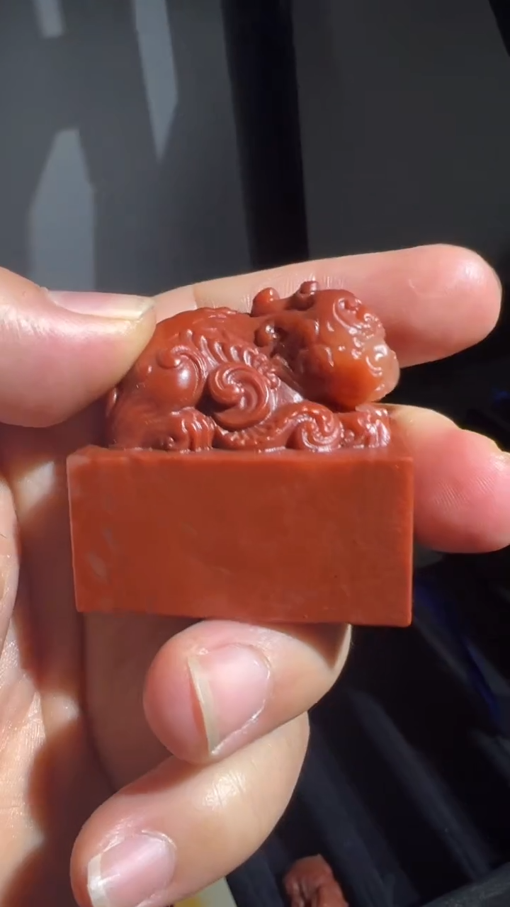 【闪购商品】老挝石蜡烛红瑞兽钮