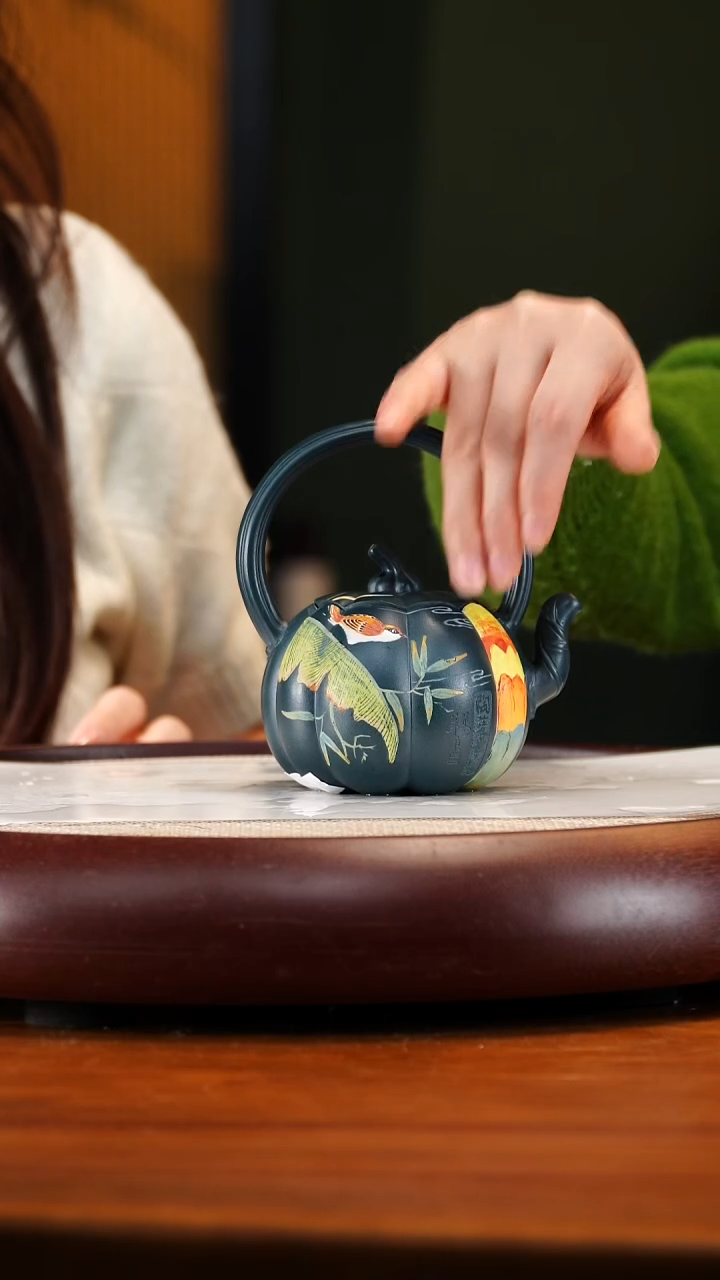 XXW38绿泥提梁南瓜240cc