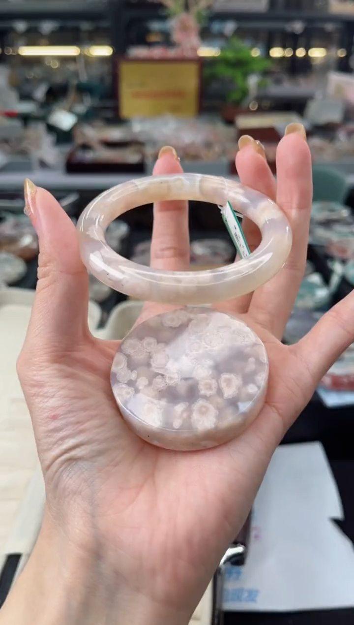 【闪购商品】石英质玉手镯未镶嵌54圈口（赠品镯心）36682