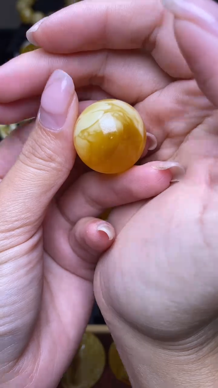 未镶嵌琥珀裸石葵. 11