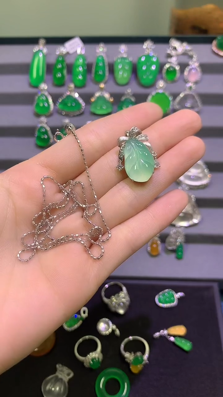 银S925镶嵌颈饰玛瑙/玉髓小**?1