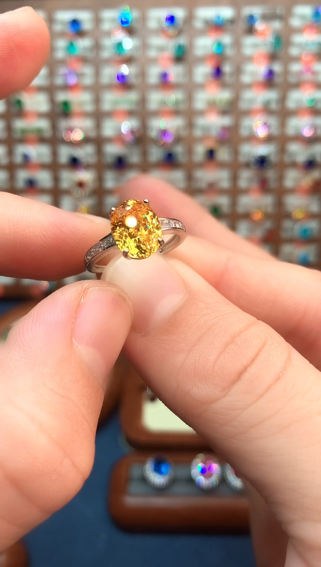 银S925镶嵌戒指黄晶.......