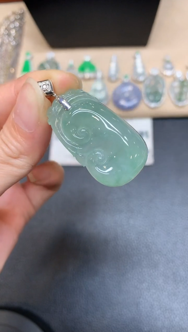 【闪购商品】翡翠颈饰18K金镶嵌【无服务费