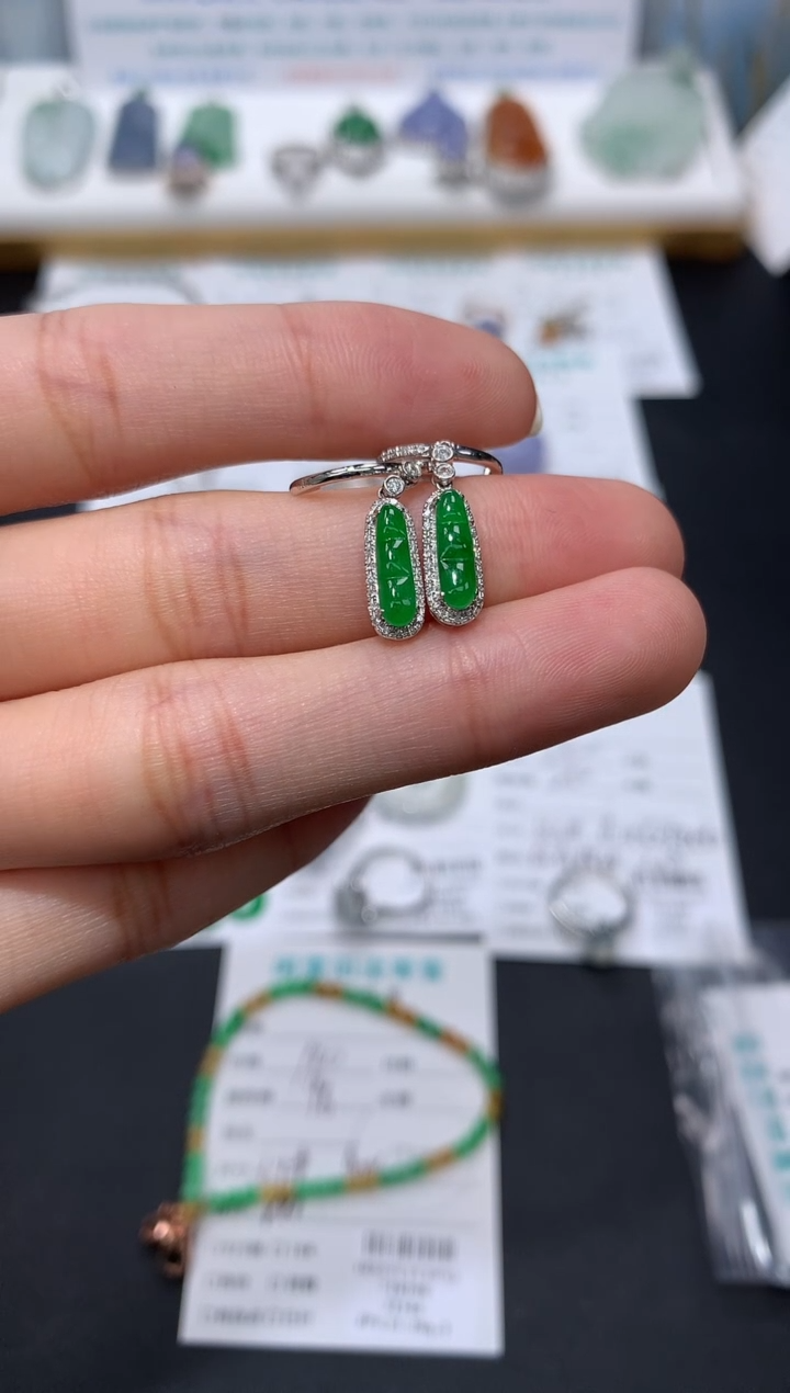 翡翠18K金镶嵌颈饰模式推广期48小时鉴赏期