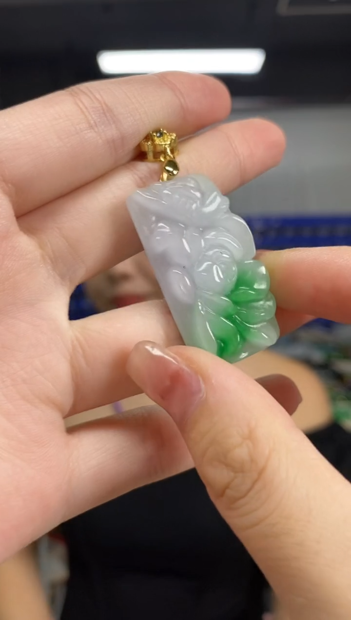 颈饰未镶嵌翡翠多样性发其一颜色微差