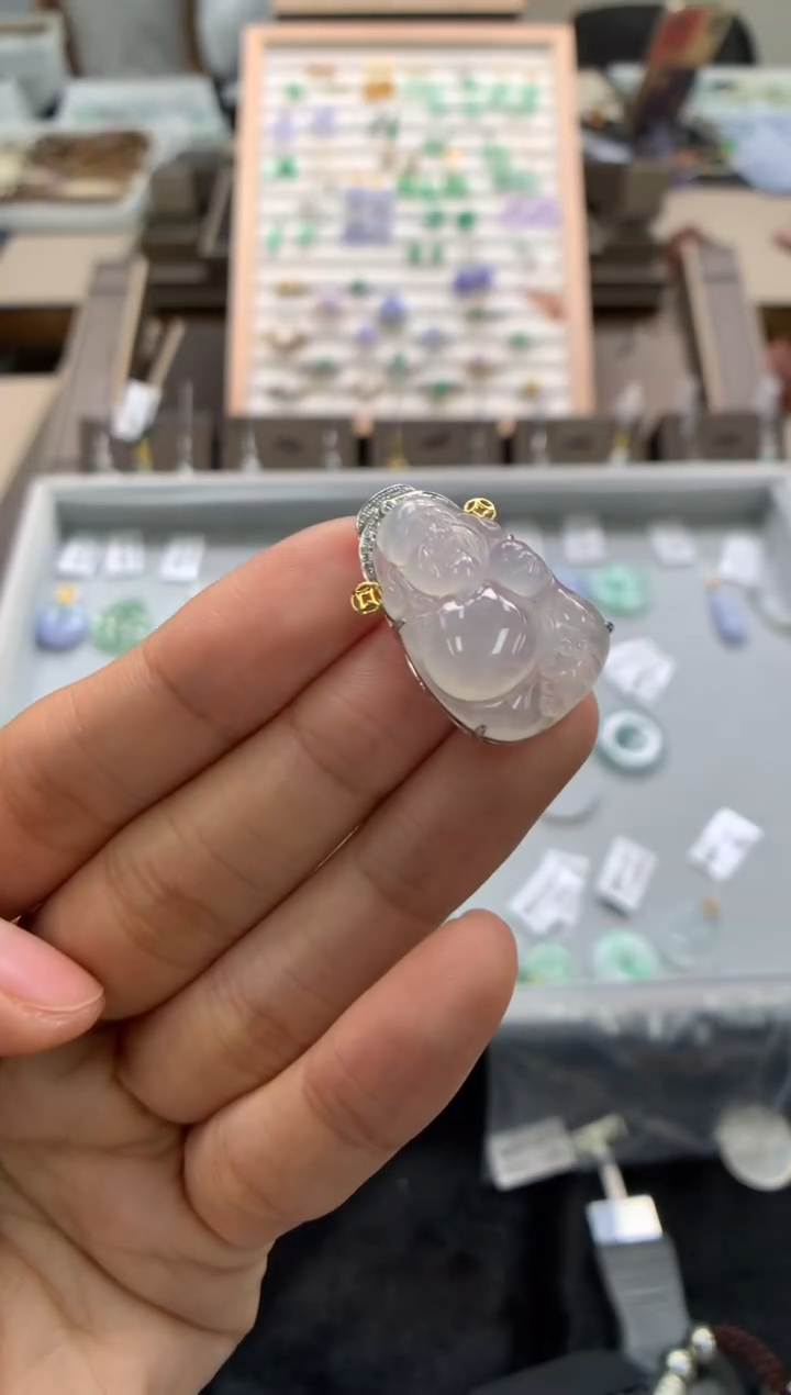 颈饰18K金镶嵌翡翠吴**@财神