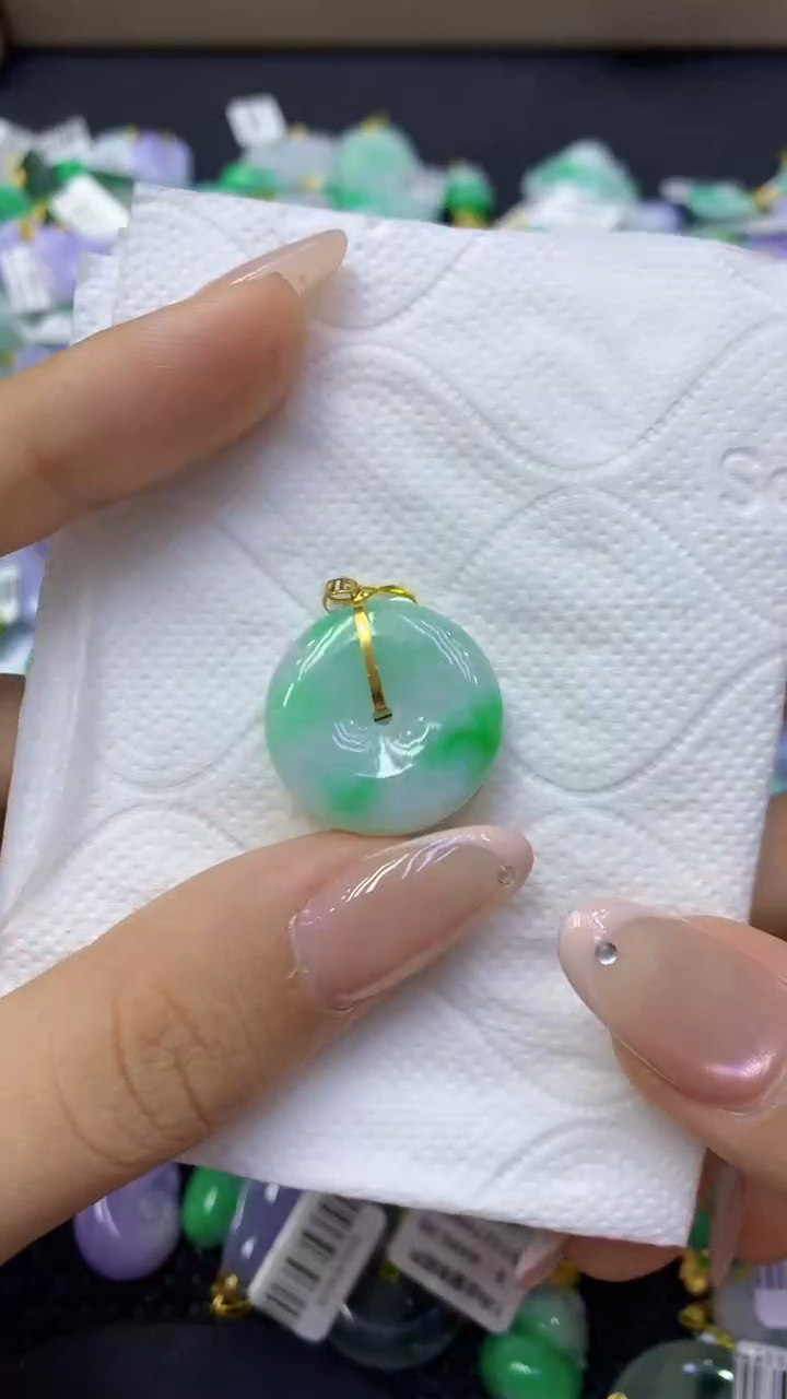 颈饰18K金镶嵌翡翠天然缅甸翡翠A货