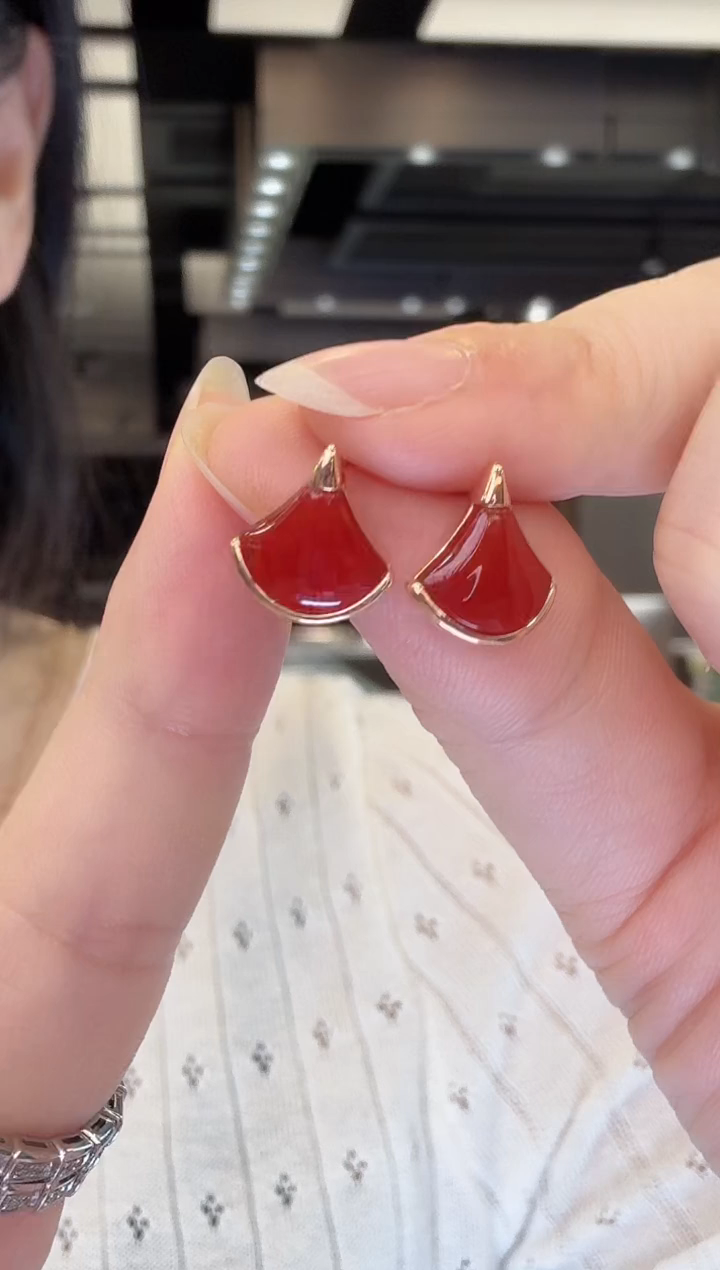 18K金镶嵌耳饰玛瑙/玉髓裙子