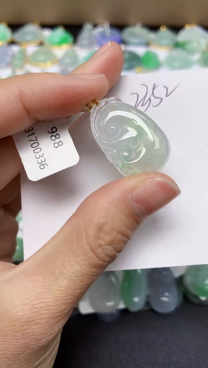 翡翠18K金镶嵌颈饰 天然翡翠A货