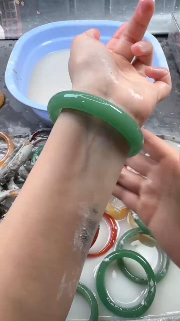 【闪购商品】石英质玉手镯未镶嵌110 62