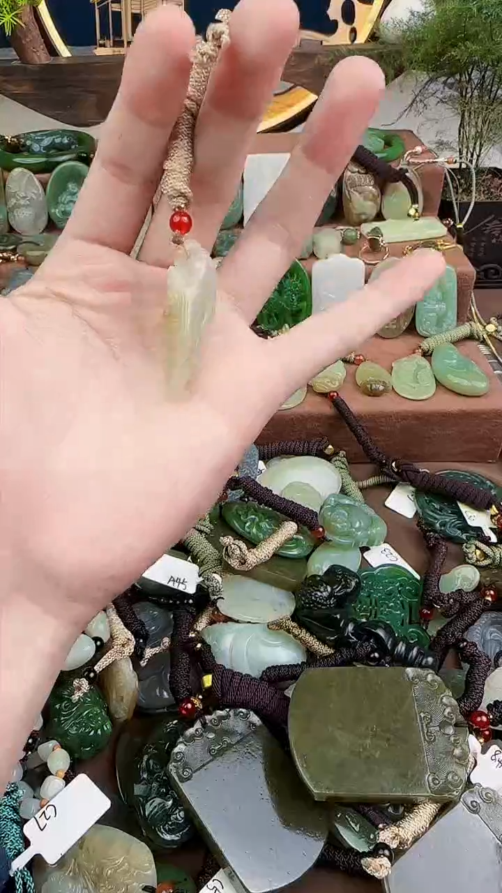 【闪购商品】和田玉颈饰未镶嵌1