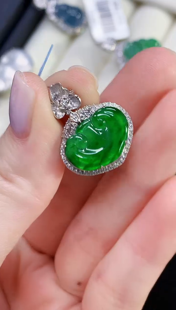 吊坠(不含链)18K金镶嵌翡翠L1491多样性发货其一