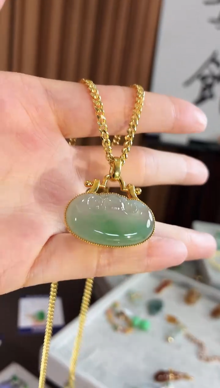 吊坠(不含链)18K金镶嵌翡翠吊坠