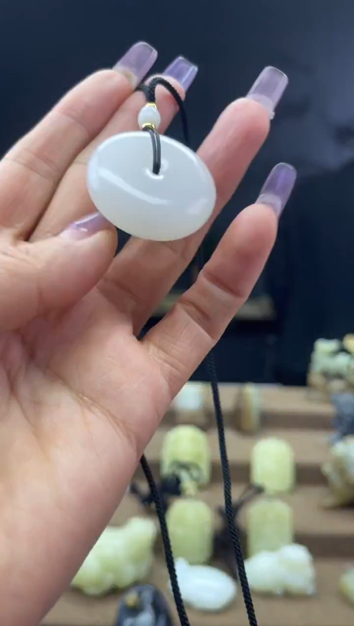 颈饰未镶嵌和田玉1