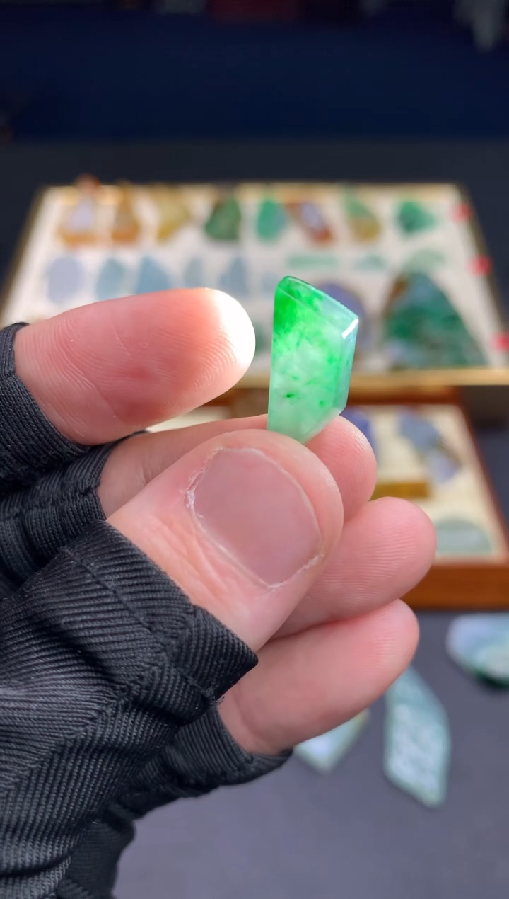 【闪购商品】定制翡翠未镶嵌           
