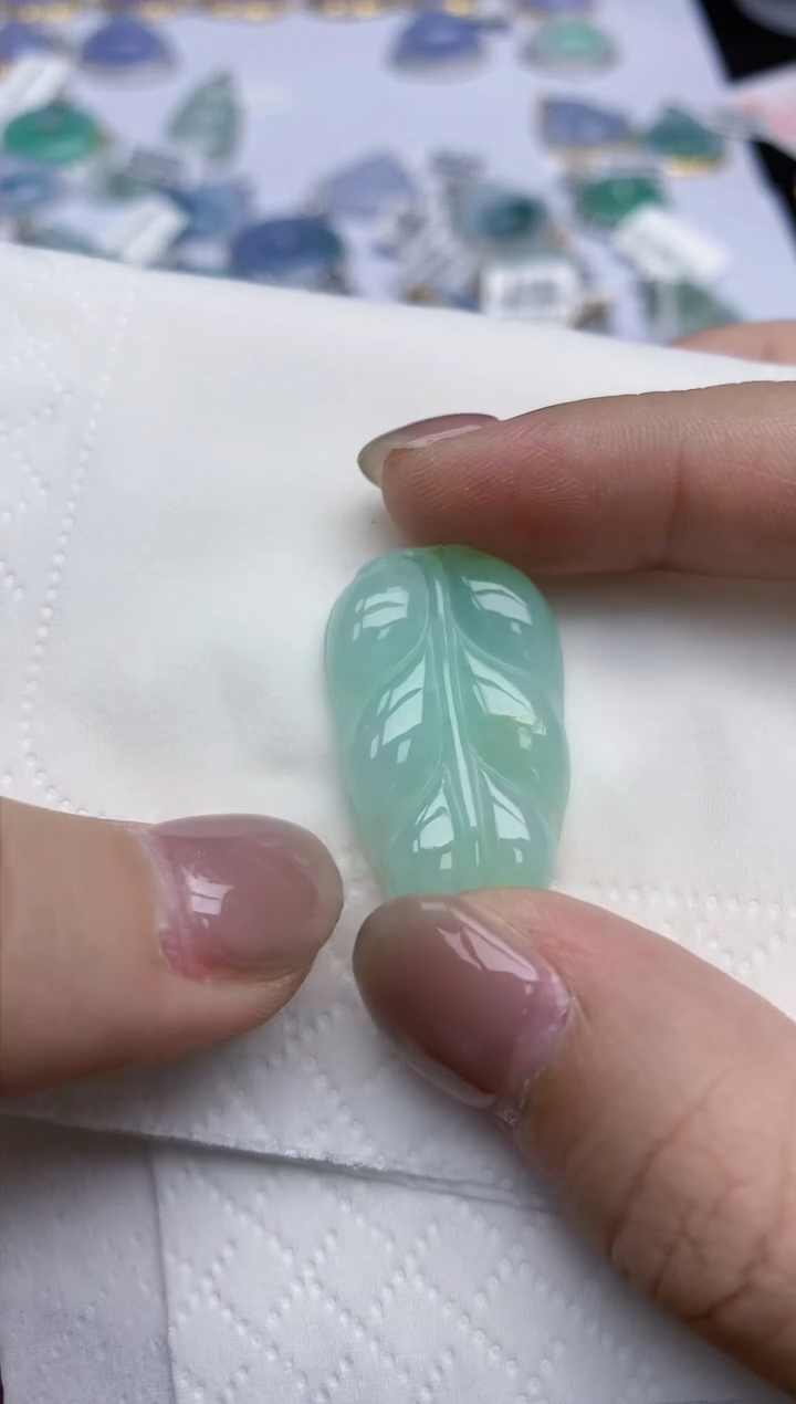 【闪购商品】翡翠颈饰未镶嵌天然翡翠A货