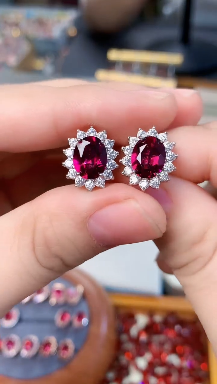 【闪购商品】石榴石耳钉银S925镶嵌天然镁铝