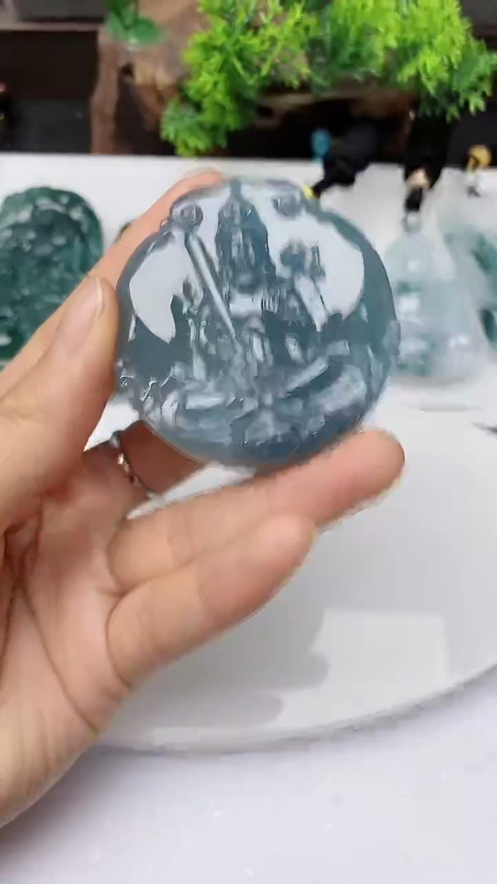 【闪购商品】翡翠颈饰未镶嵌           