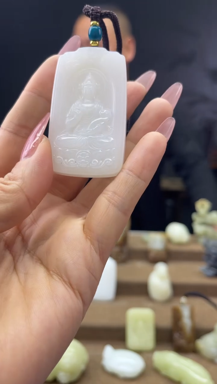 颈饰未镶嵌和田玉1