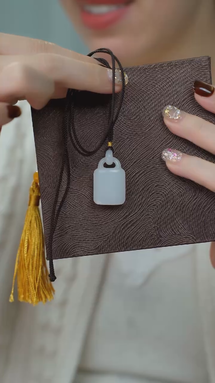 颈饰未镶嵌和田玉心如珠宝 和田玉如意锁项链