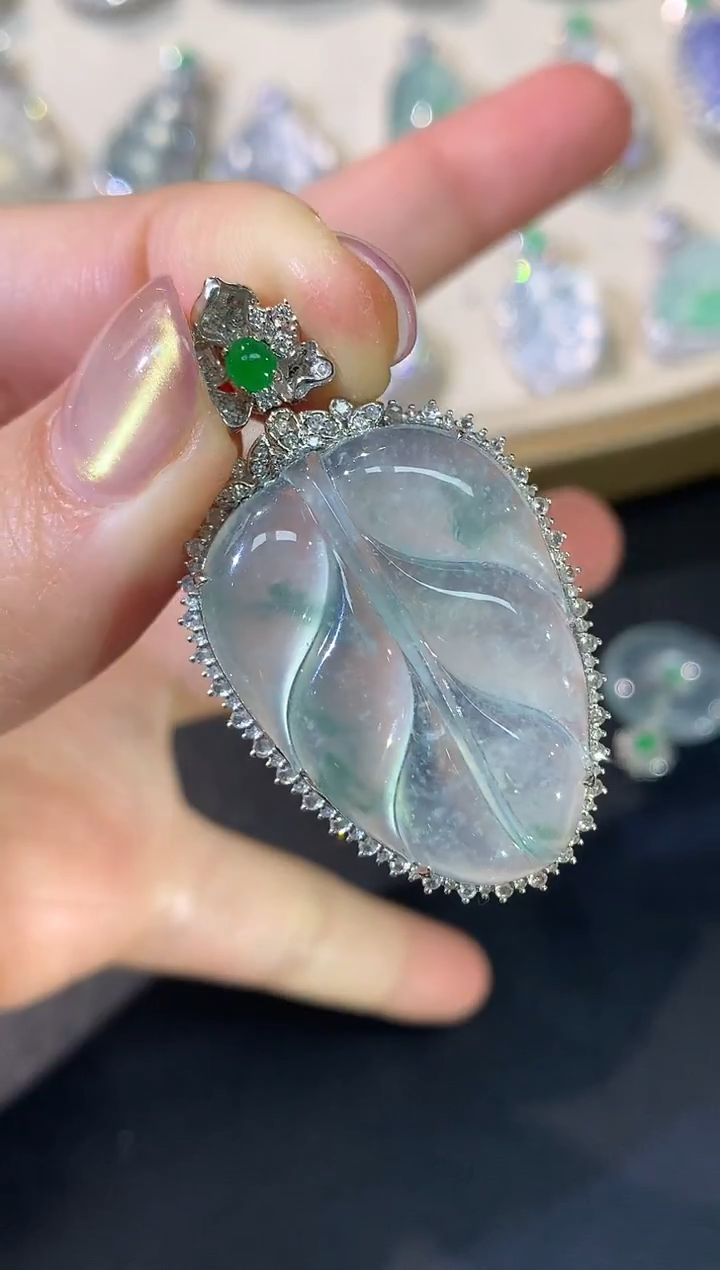 吊坠(不含链)18K金镶嵌翡翠Q137|13800