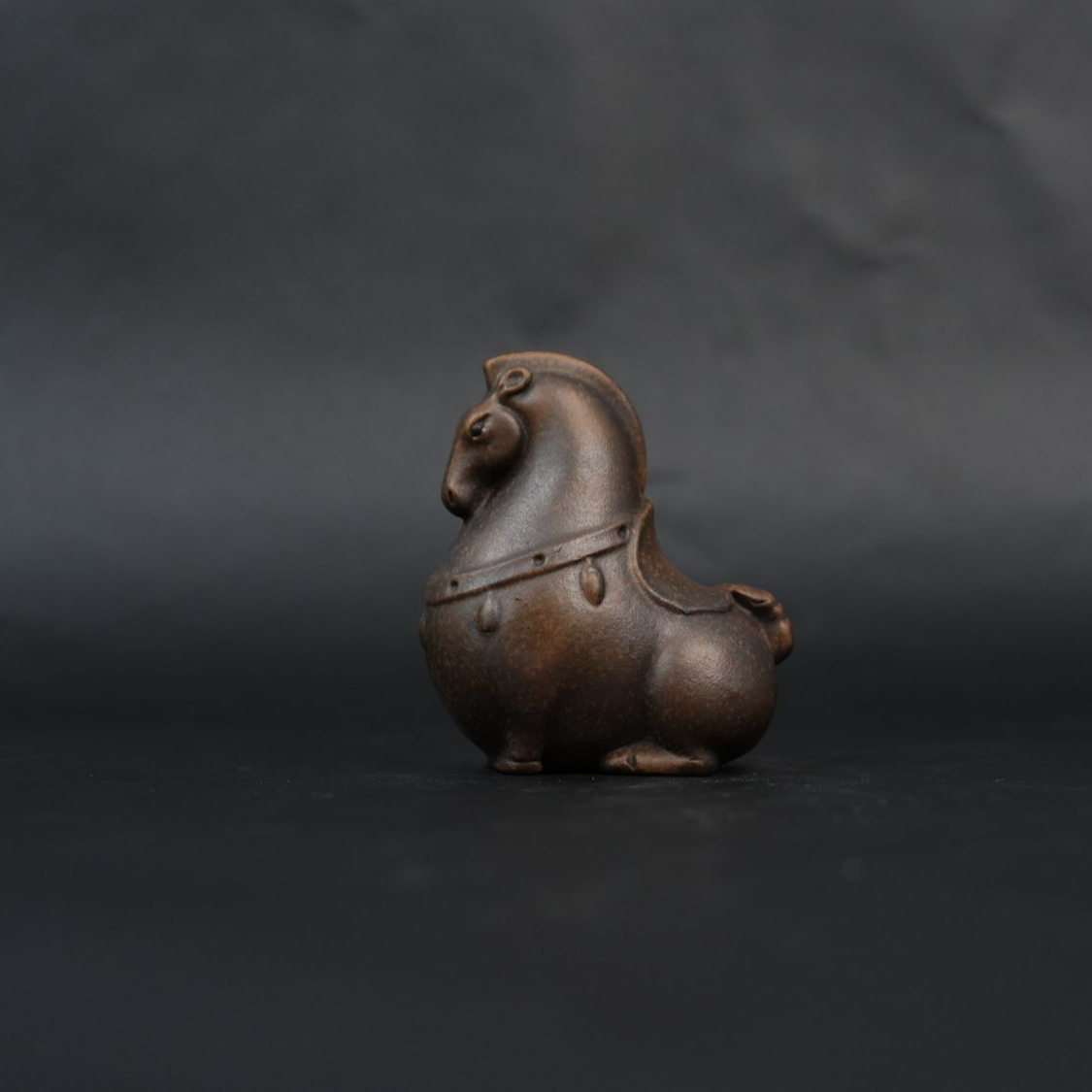 宜兴紫砂   青   唐马陶瓷复古