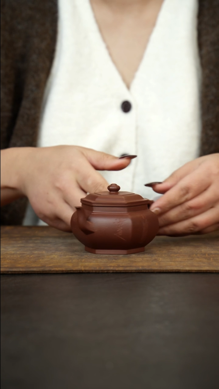 茶壶紫砂电****迟静方红皮龙刻绘