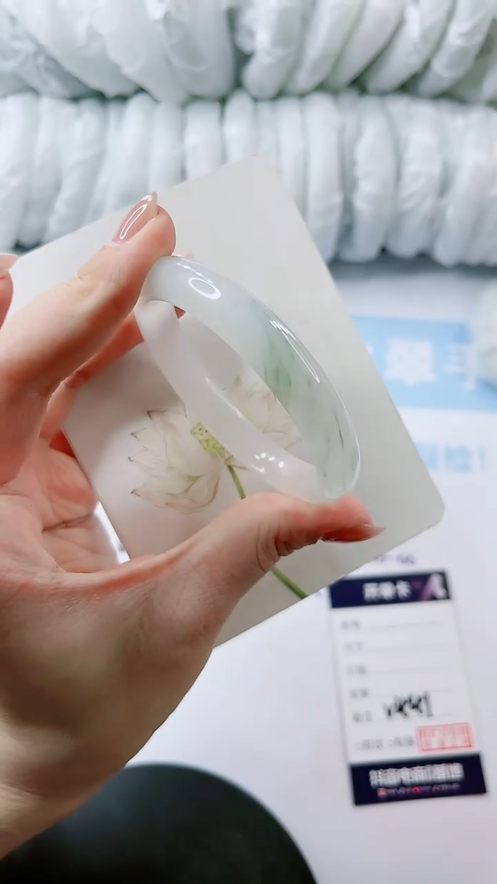 【闪购商品】石英质玉手镯未镶嵌多样性发货V441