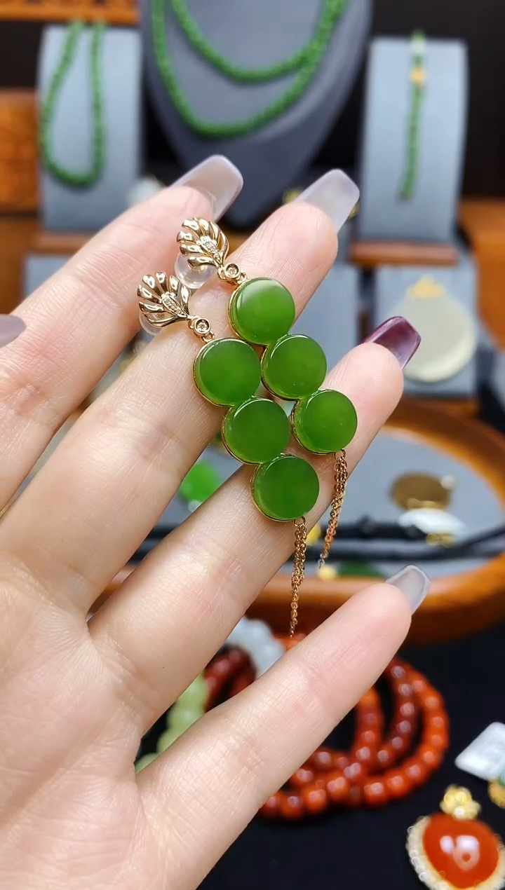 【闪购商品】和田玉苹果绿耳环18K金镶嵌*玫瑰金色