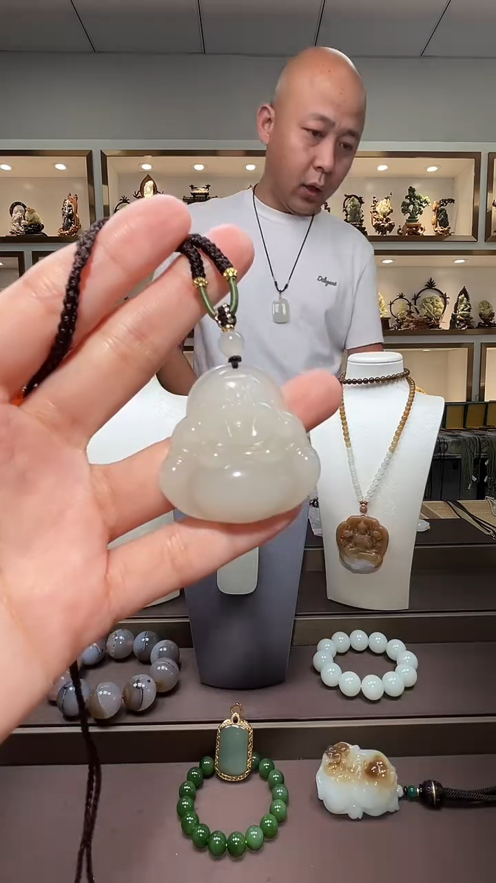 和田玉未镶嵌颈饰苏